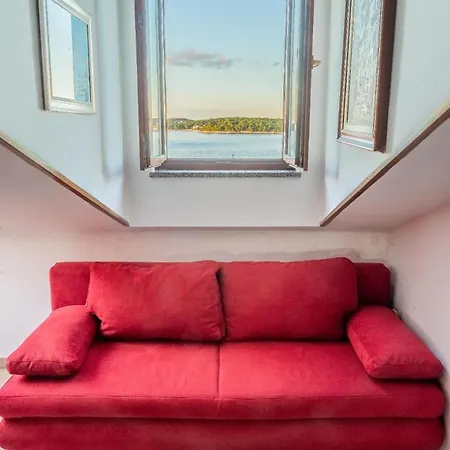 Apartment In Mit Garten Und Terrasse Und Meerblick *